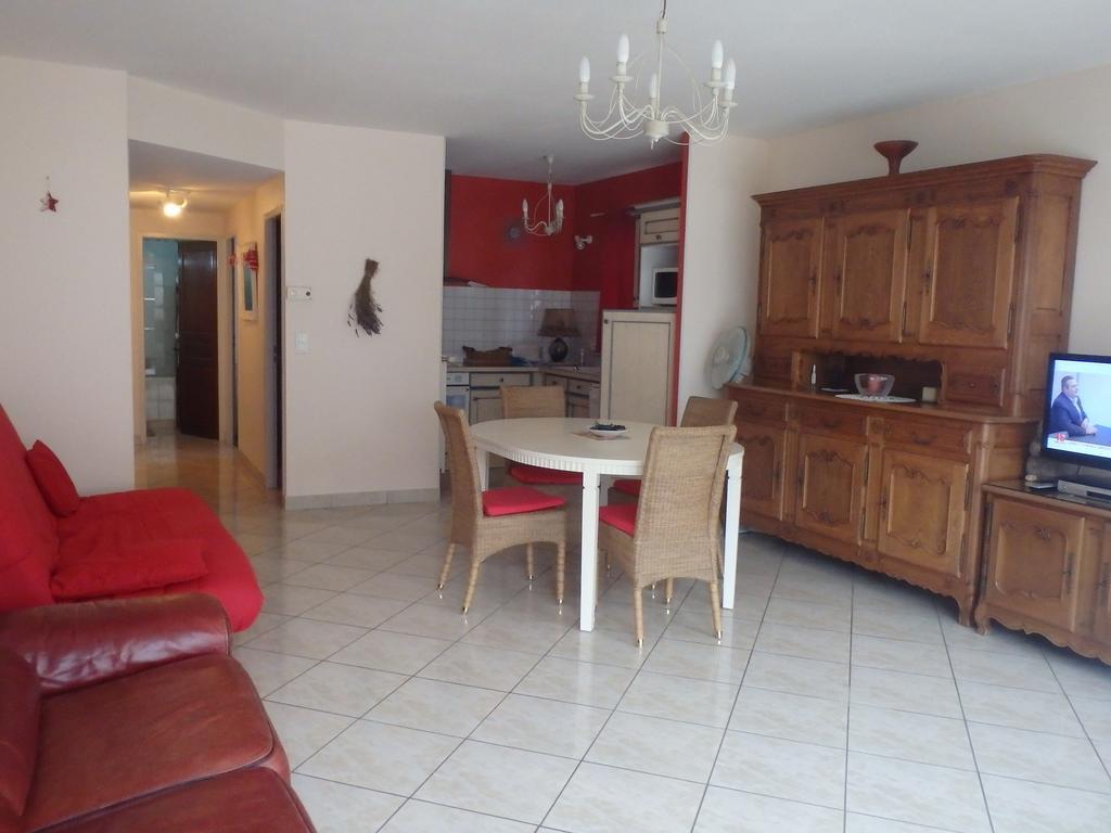 Le Moulin Des Pres Avec Terrasse Apartment Vesoul Phòng bức ảnh